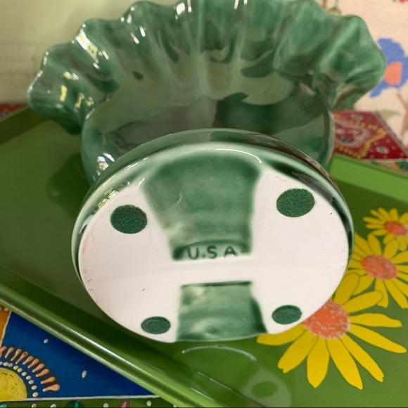 USA Pottery Fan Vase - Picture 5 of 10